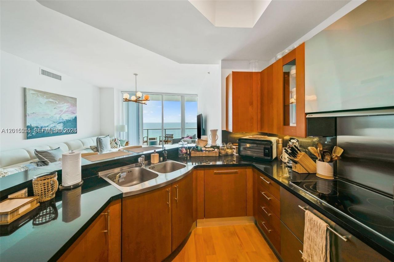 100 S Pointe Dr , Unit 1608, Miami Beach, FL 33139 Photo