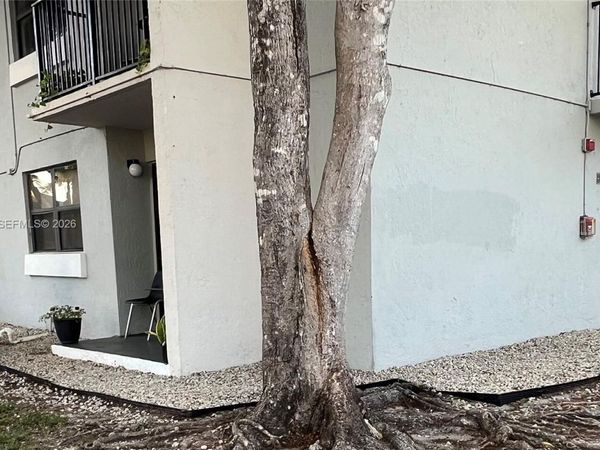 7235 NW 179th St , Unit 101, Hialeah, FL 33015