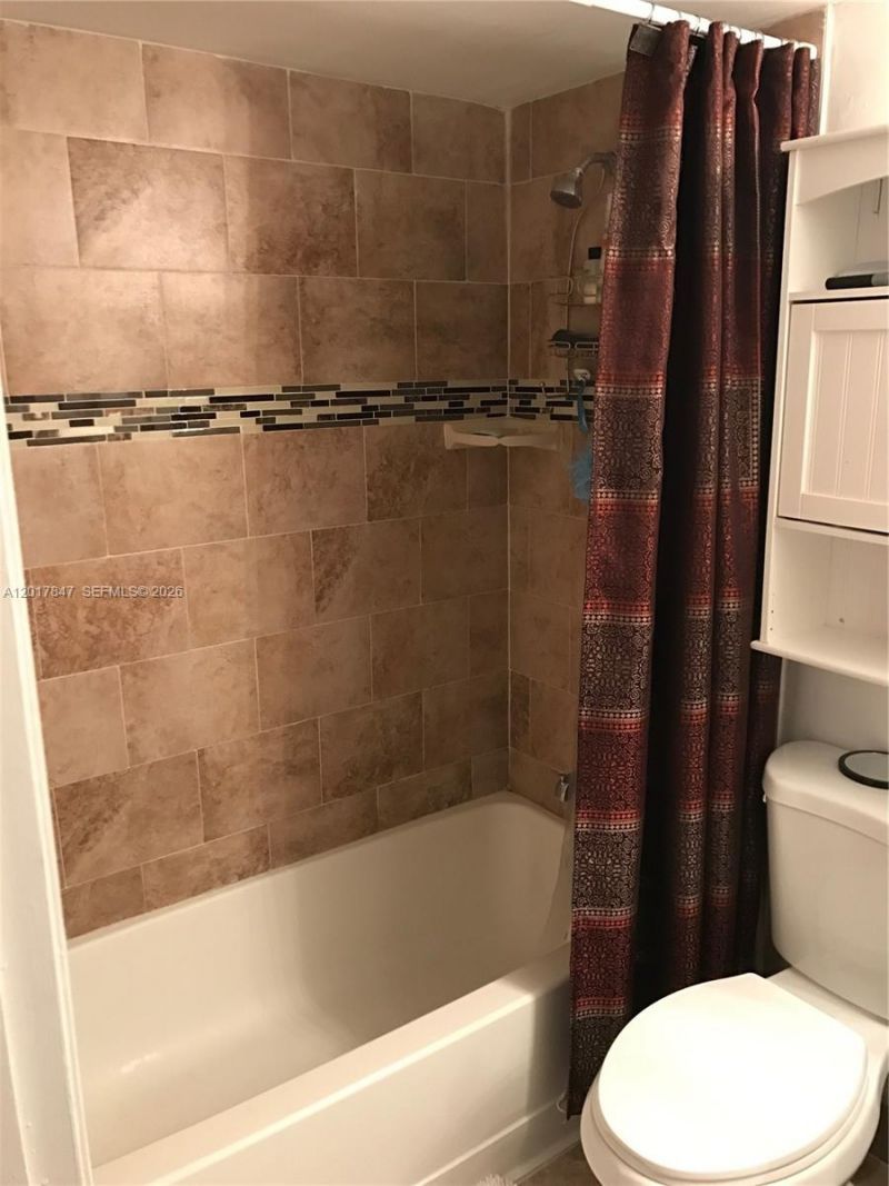 7235 NW 179th St, Unit 101, Hialeah, FL 33015 Photo