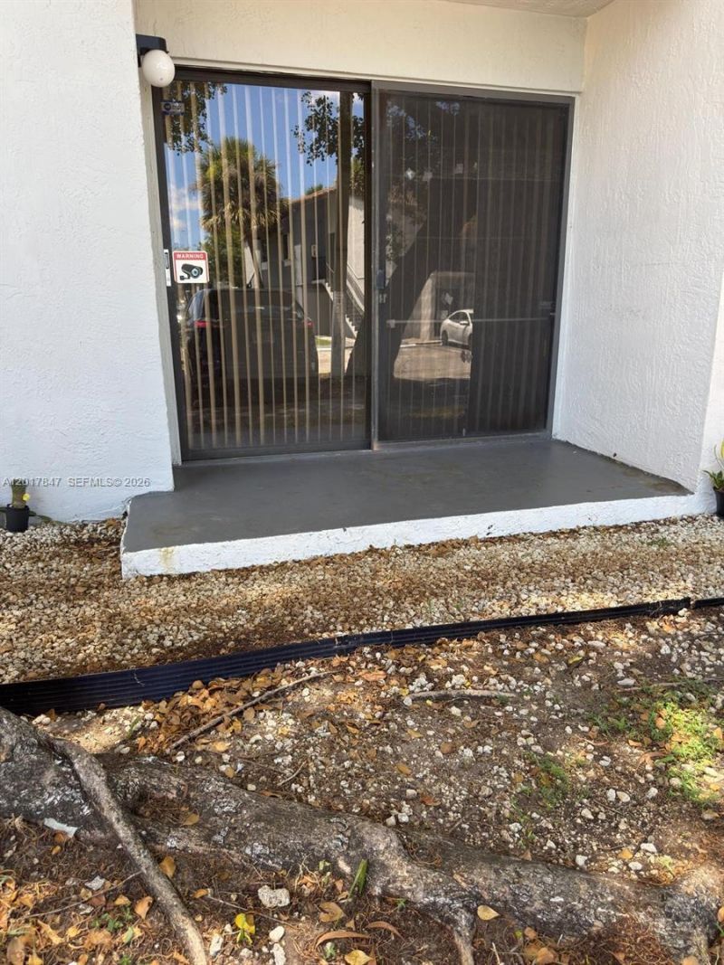 7235 NW 179th St, Unit 101, Hialeah, FL 33015 Photo