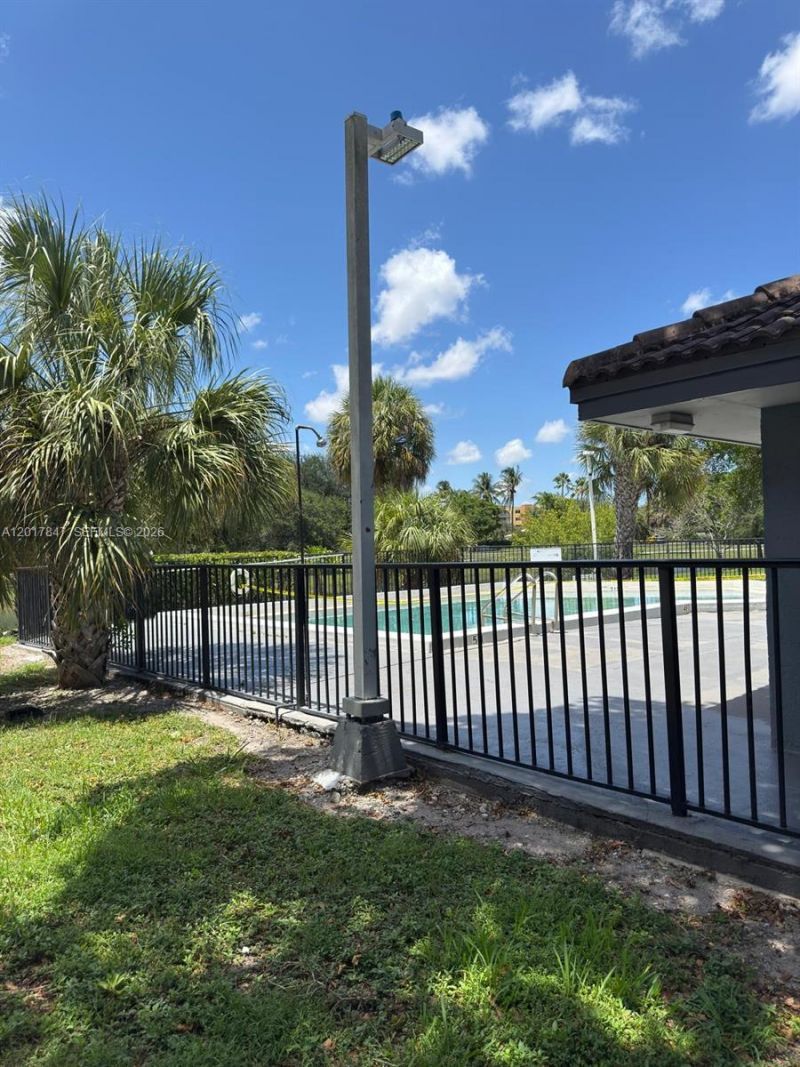 7235 NW 179th St, Unit 101, Hialeah, FL 33015 Photo