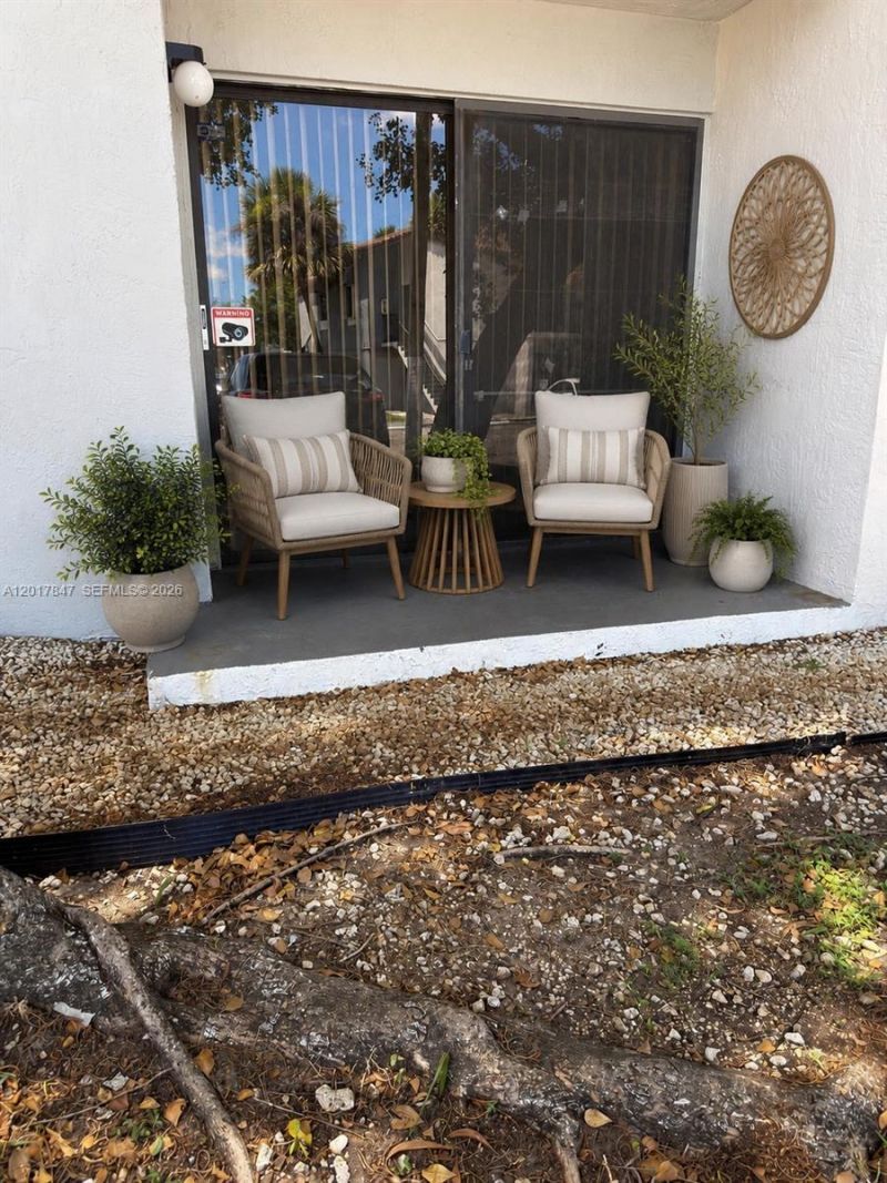 7235 NW 179th St, Unit 101, Hialeah, FL 33015 Photo