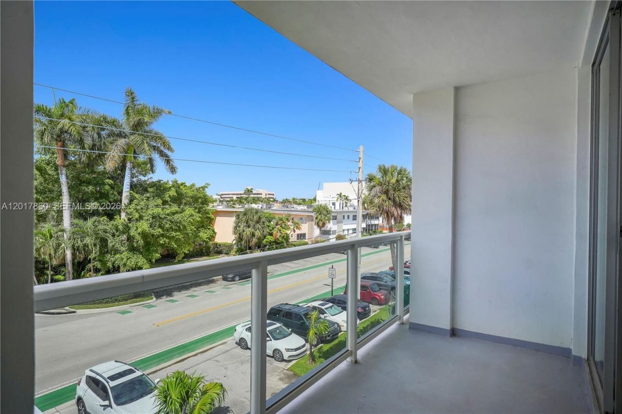 9381 E Bay Harbor Dr , Unit 301N, Bay Harbor Islands, FL 33154 Photo