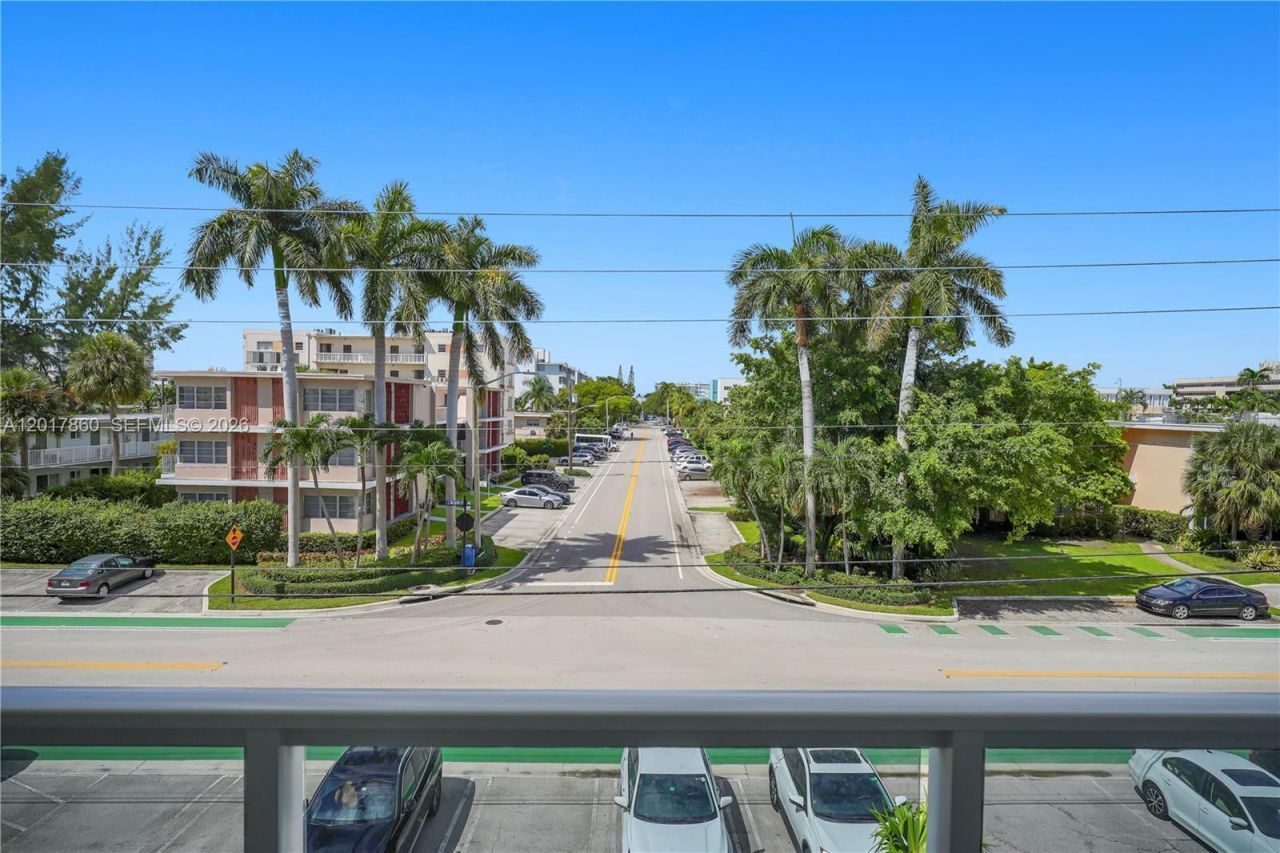 9381 E Bay Harbor Dr , Unit 301N, Bay Harbor Islands, FL 33154 Photo
