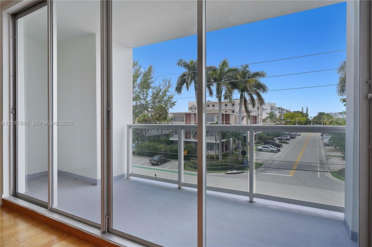 9381 E Bay Harbor Dr , Unit 301N, Bay Harbor Islands, FL 33154 Photo