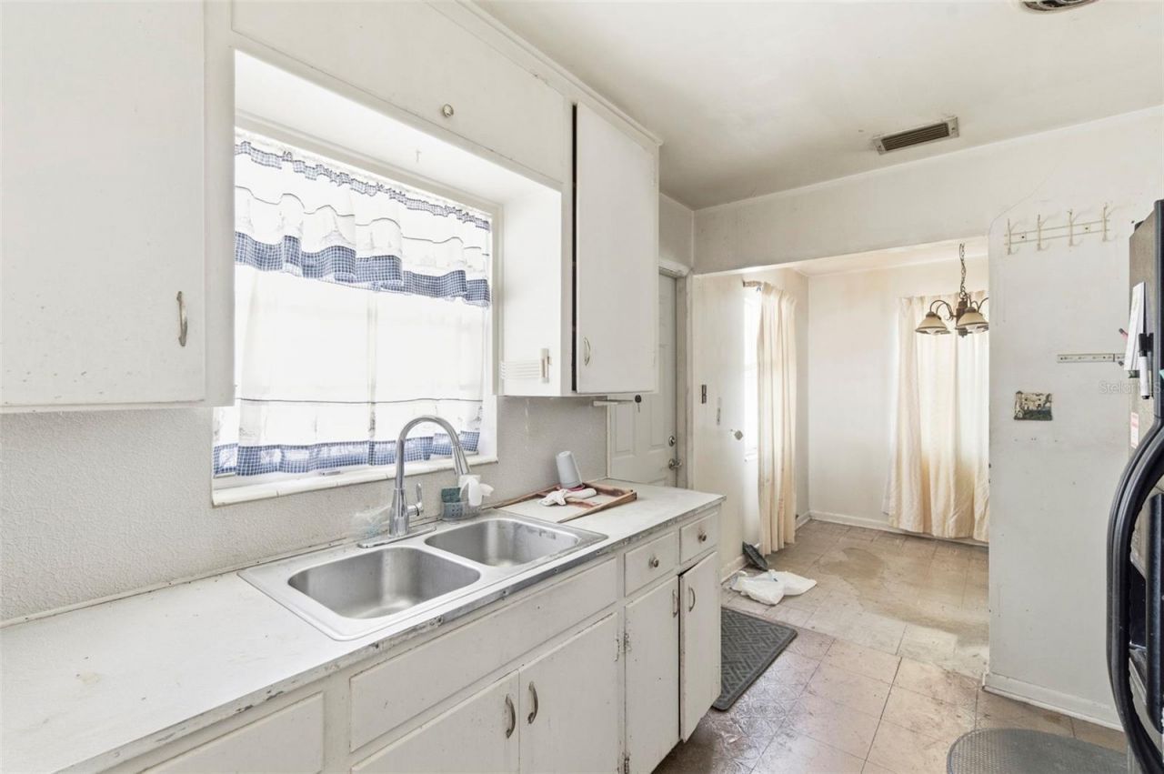 1712 W Ferris Avenue, Tampa, FL 33603 Photo
