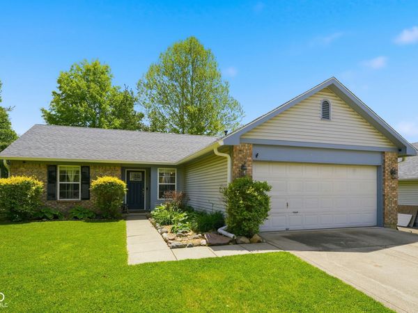 906 Moonlight Court, Mooresville, IN 46158