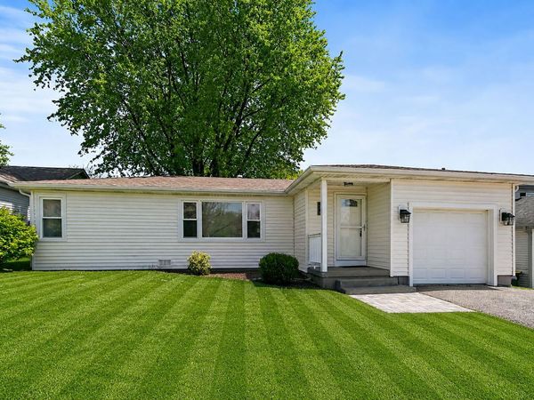 378 Council Trail , Lake In The Hills, IL 60156