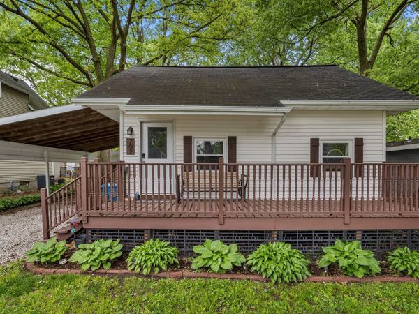 702 E Lincoln Street , Monticello, IL 61856