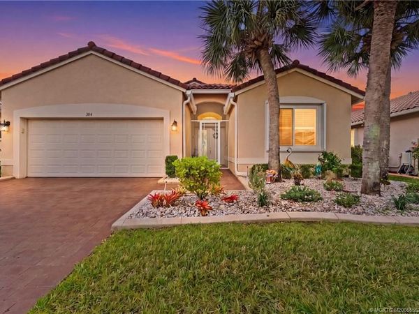 394 NW Springview Loop, Port St Lucie, FL 34986