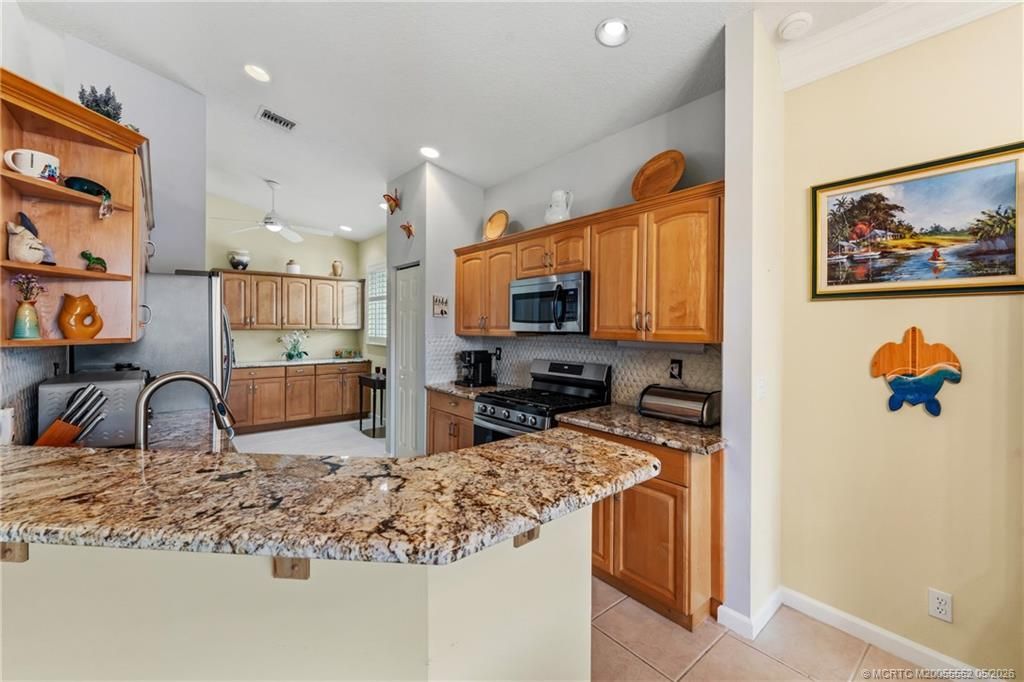 394 NW Springview Loop, Port Saint Lucie, FL 34986 Photo