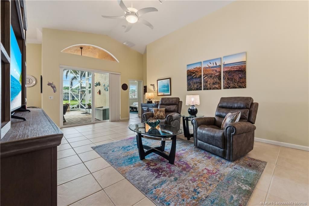 394 NW Springview Loop, Port Saint Lucie, FL 34986 Photo