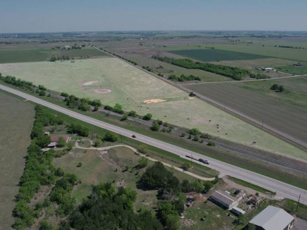 452 Tx Highway 95 RDS, Taylor, TX 76574