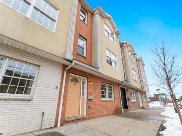 18 E Kinney St, Newark, NJ 07102