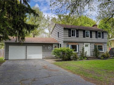 38 Plaza Dr, Rochester, NY 14617