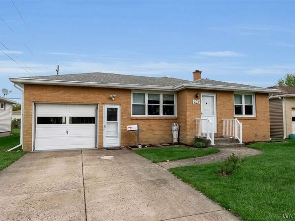 203 Lou Ann Drive , Depew, NY 14043