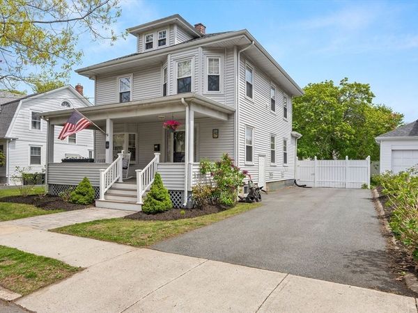 16 Thorndike St, Peabody, MA 01960