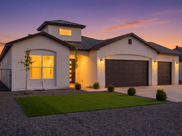 221 4th Avenue SW, Albuquerque, NM 87124