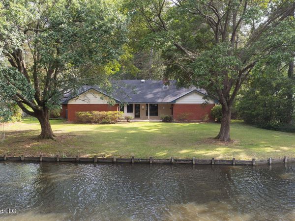 312 Glen Cove Road, Brandon, MS 39047