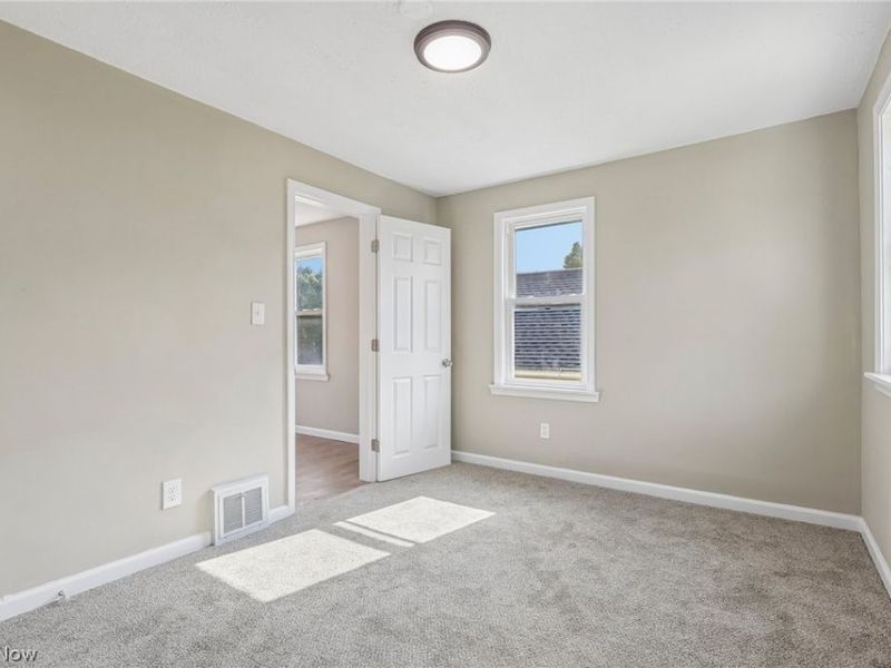 3535 Erin Avenue, Cleveland, OH 44113 Photo 27