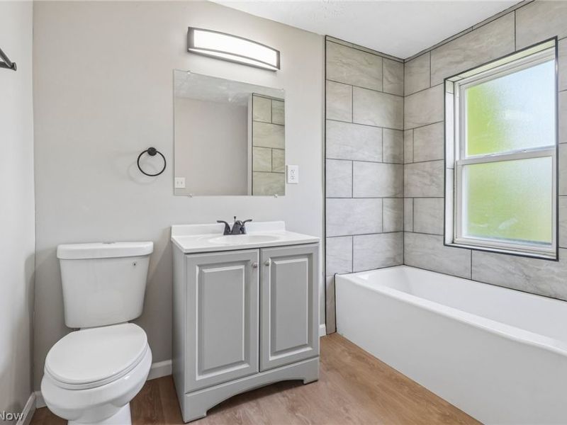 3535 Erin Avenue, Cleveland, OH 44113 Photo 31