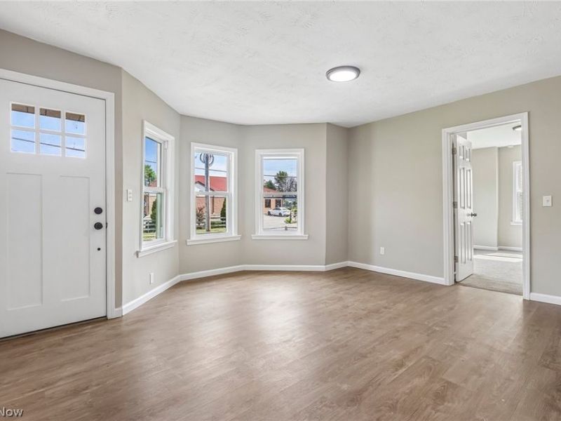 3535 Erin Avenue, Cleveland, OH 44113 Photo 6