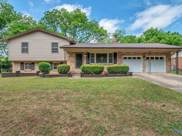 3907 Timbercrest Drive NW, Huntsville, AL 35810