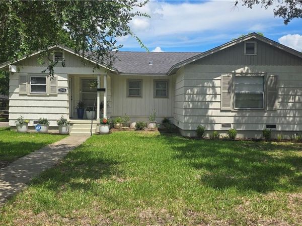 2306 Macarthur Street , Victoria, TX 77901