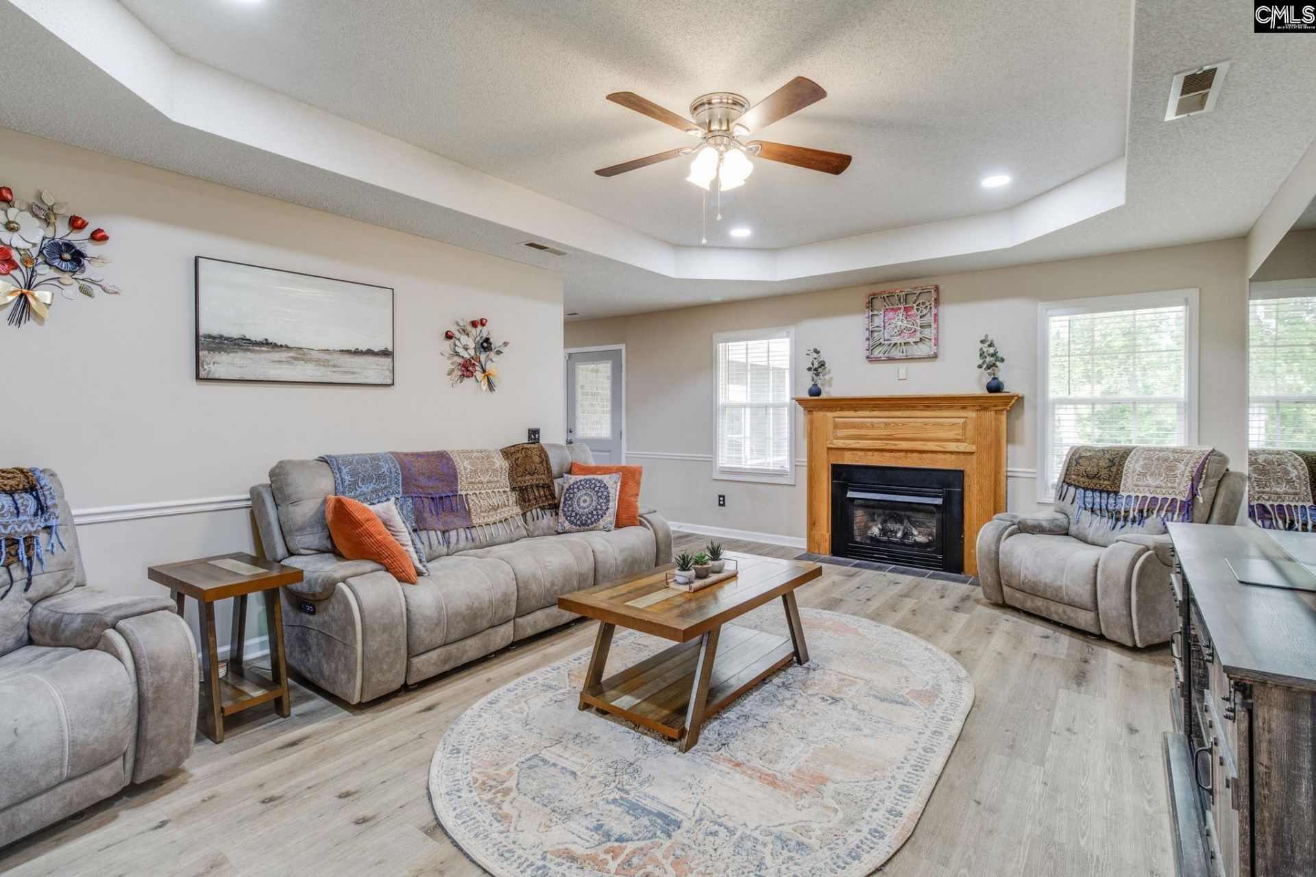 3265 Tamarah Way  Photo 6