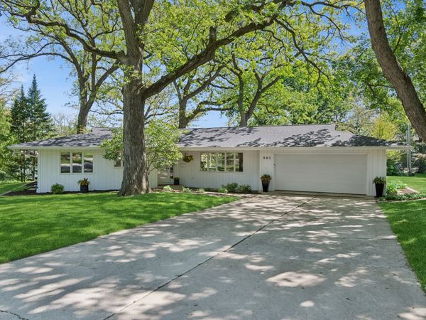 840 Hawthorne Drive, Naperville, IL 60540