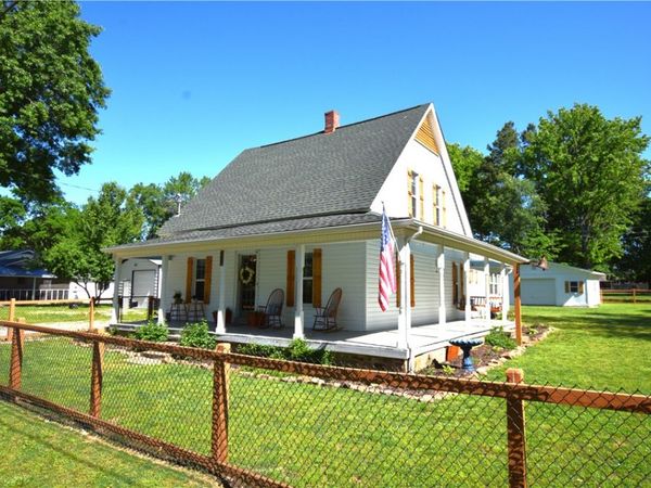 202 W Graham Street, Prairie Grove, AR 72753