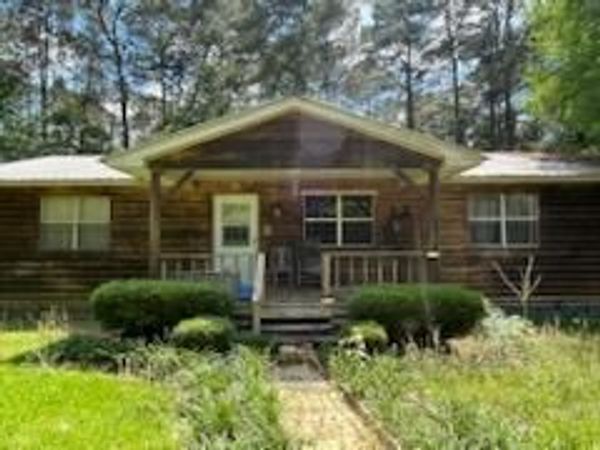366 Floyd Strickland, Ellisville, MS 39437