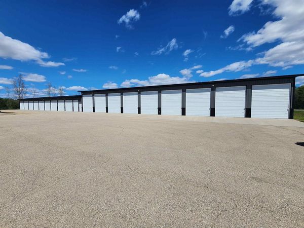 E3613 STATE ROAD 54, New London, WI 54961