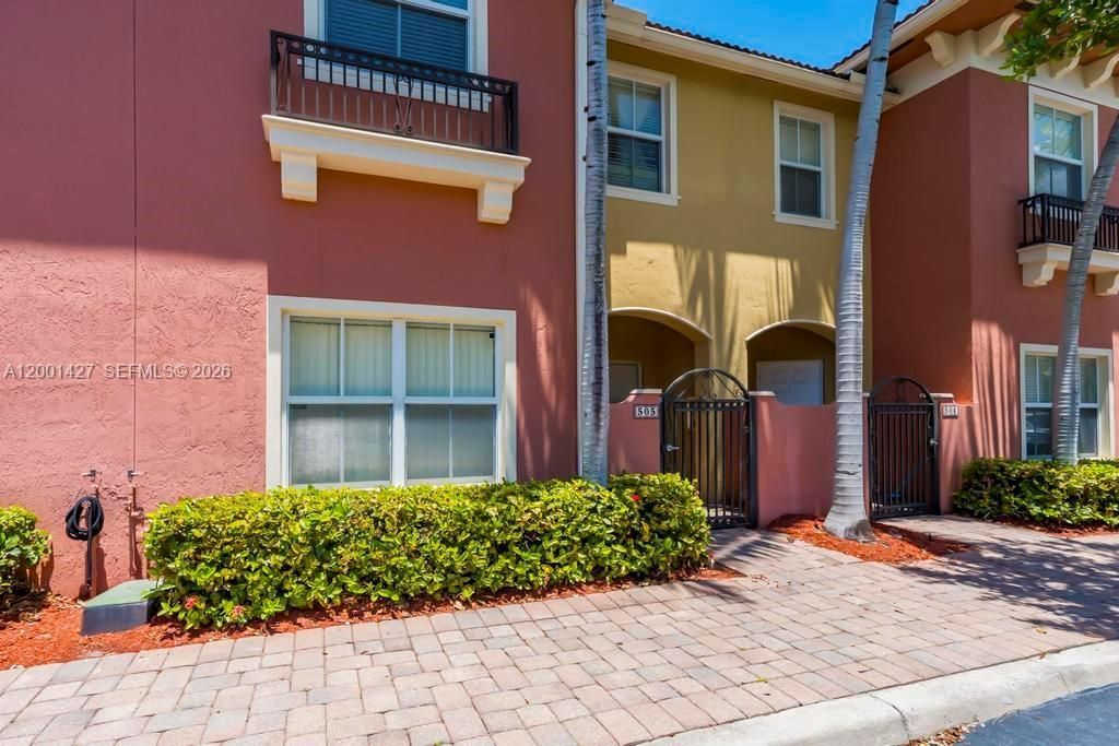 2851 W Prospect Rd , Unit 505, Tamarac, FL 33309 Photo