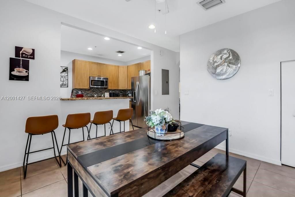 2851 W Prospect Rd , Unit 505, Tamarac, FL 33309 Photo