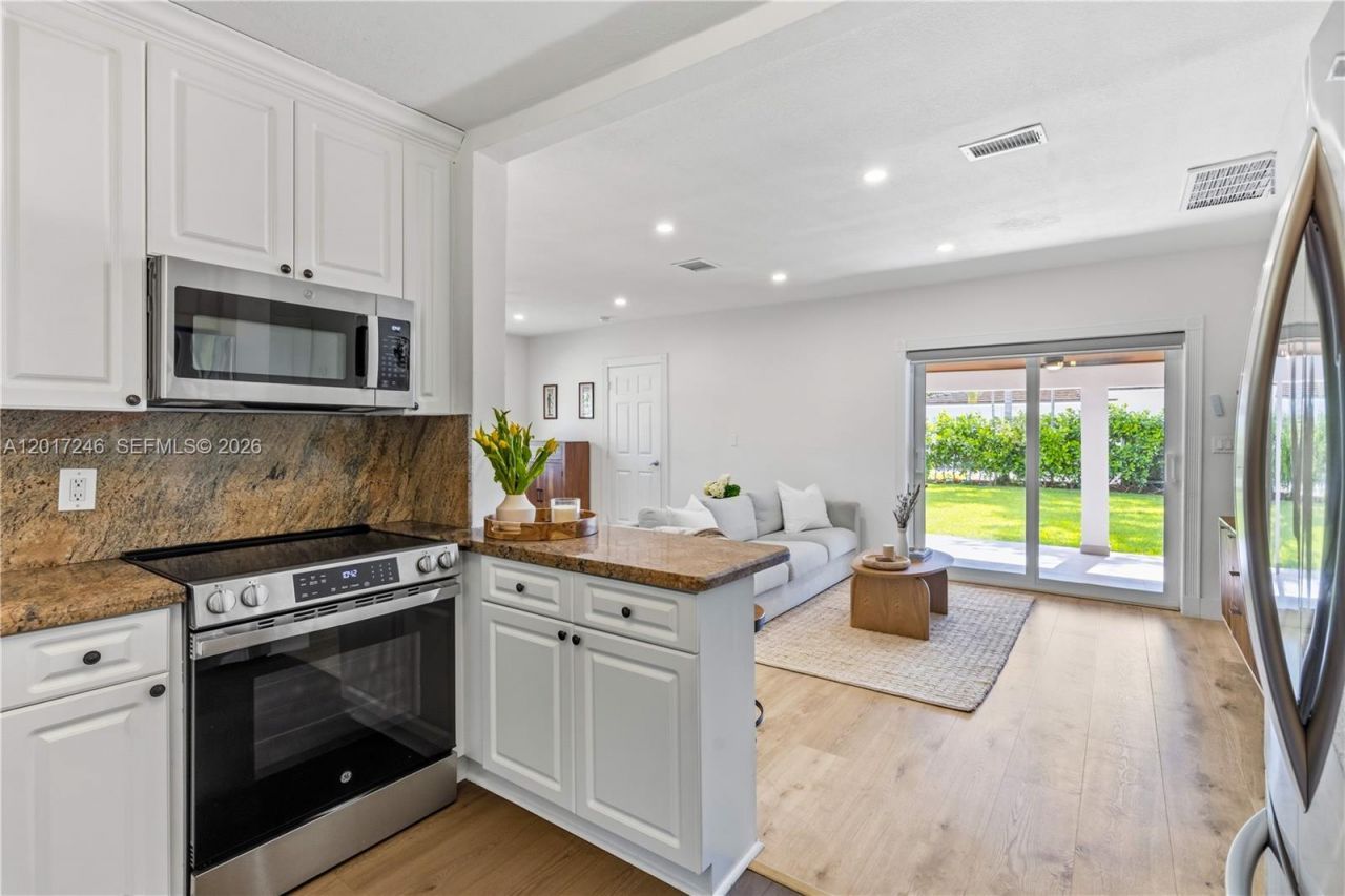 7000 SW 59th St, Miami, FL 33143 Photo