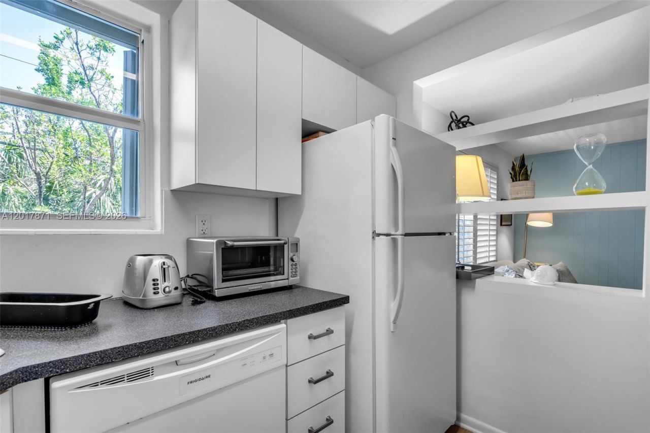 255 Sunrise Dr , Unit 207, Key Biscayne, FL 33149 Photo