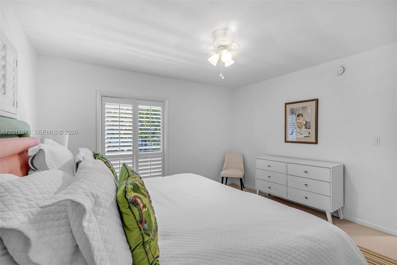 255 Sunrise Dr , Unit 207, Key Biscayne, FL 33149 Photo