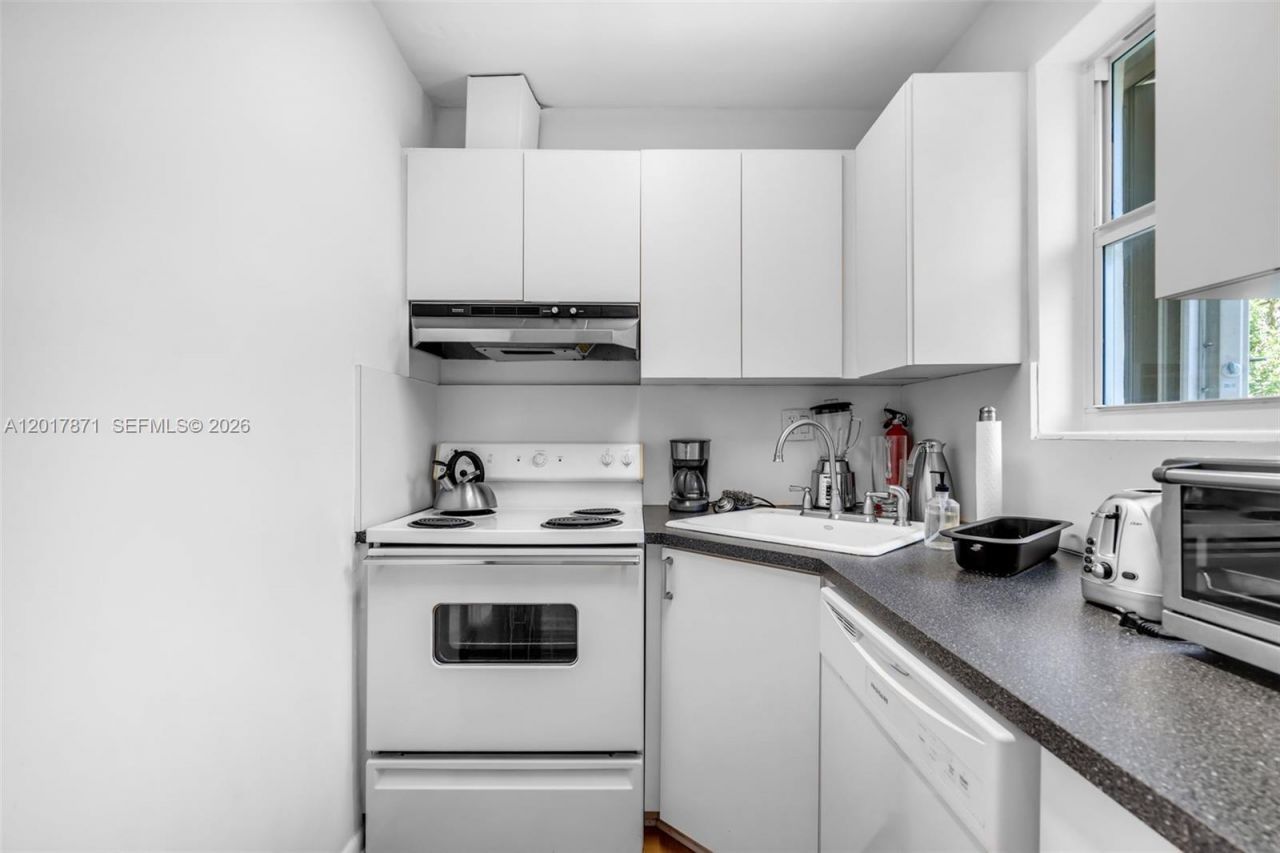 255 Sunrise Dr , Unit 207, Key Biscayne, FL 33149 Photo