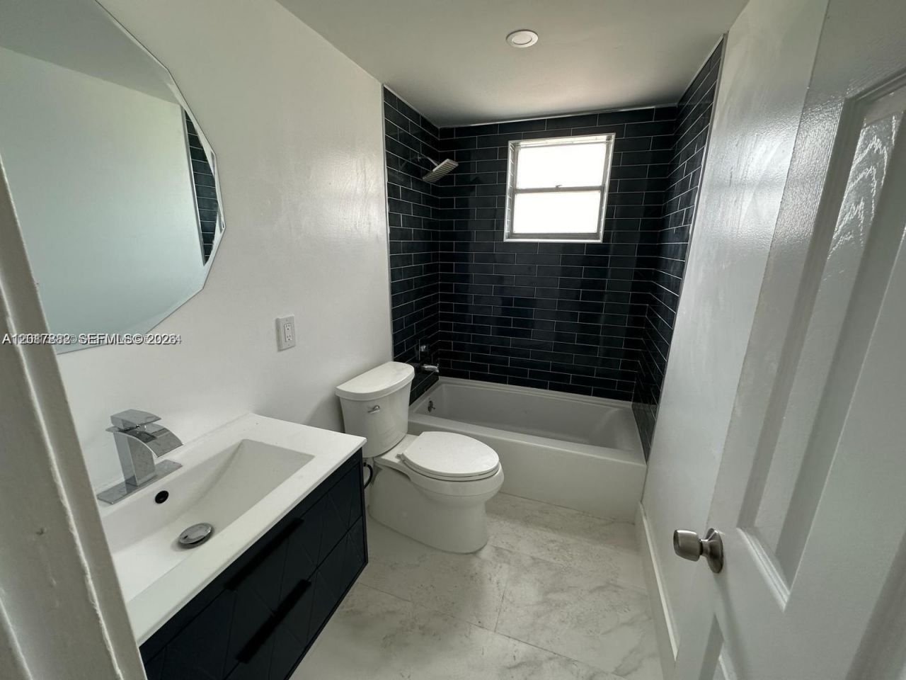 1100 NE 1st Ct , Unit 201, Hallandale Beach, FL 33009 Photo