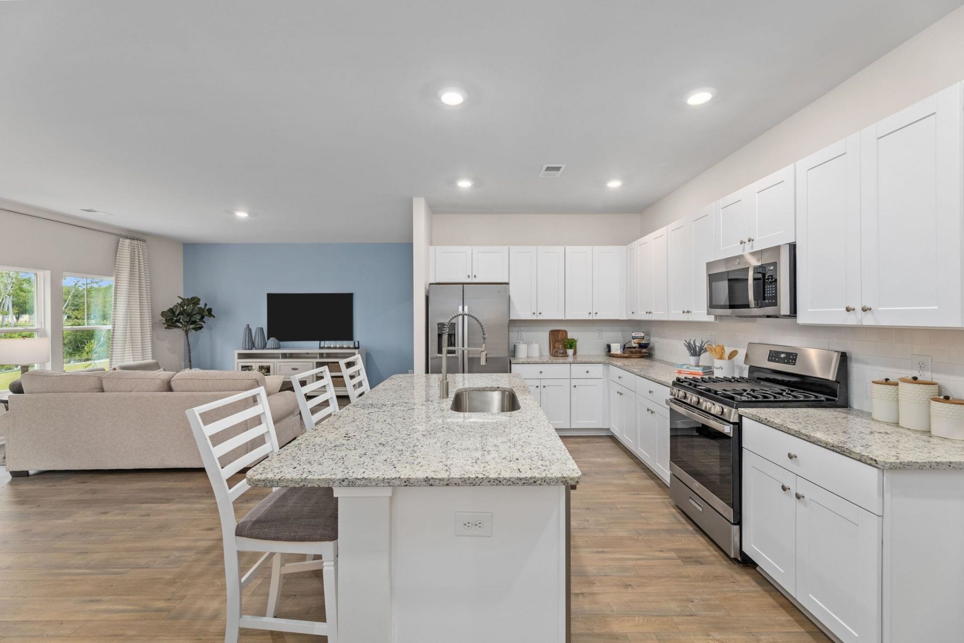 1166 Tibetan St. Photo 14