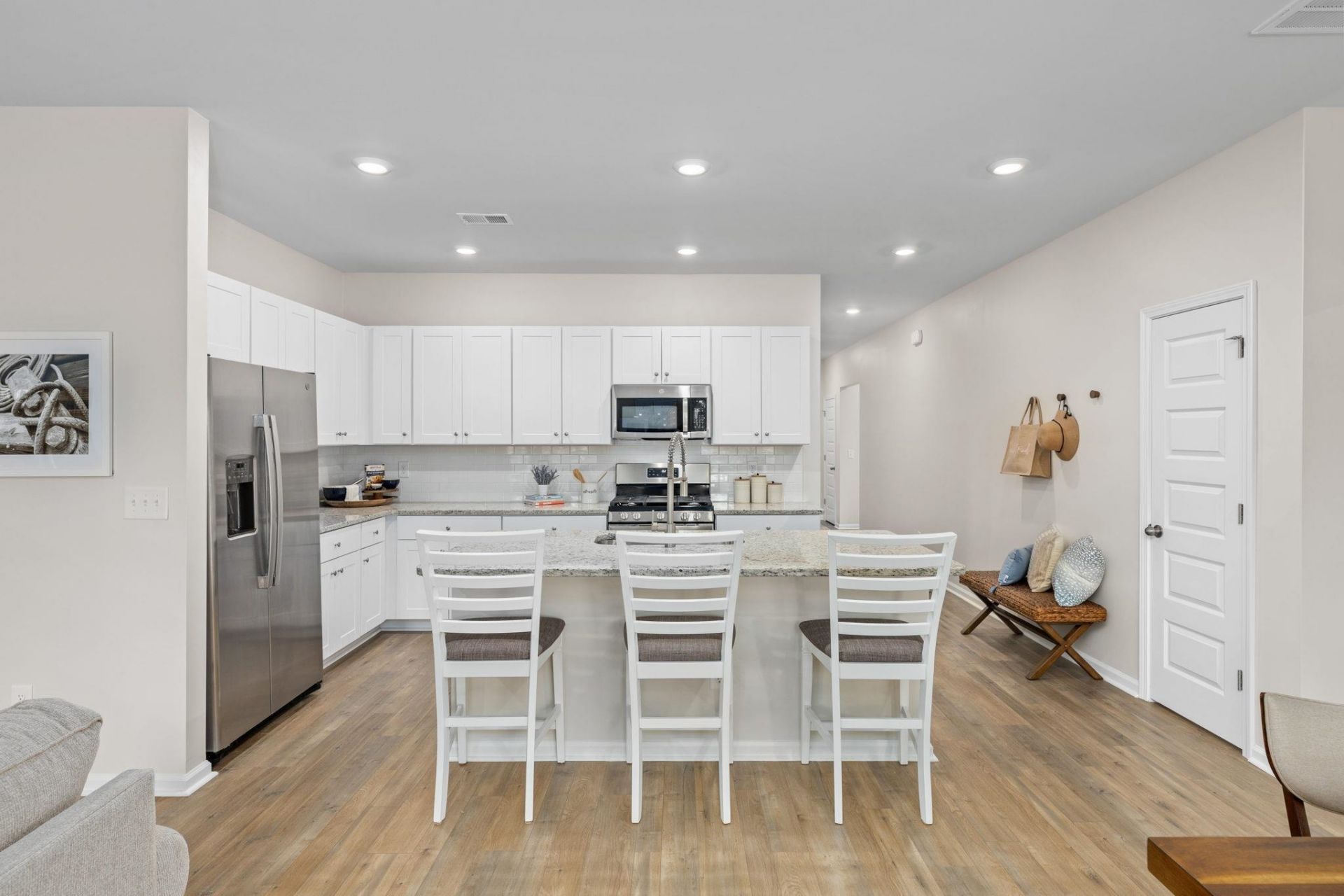 1166 Tibetan St. Photo 17