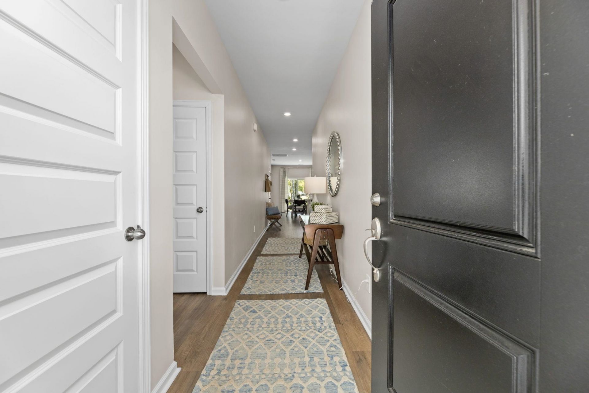 1166 Tibetan St. Photo 6