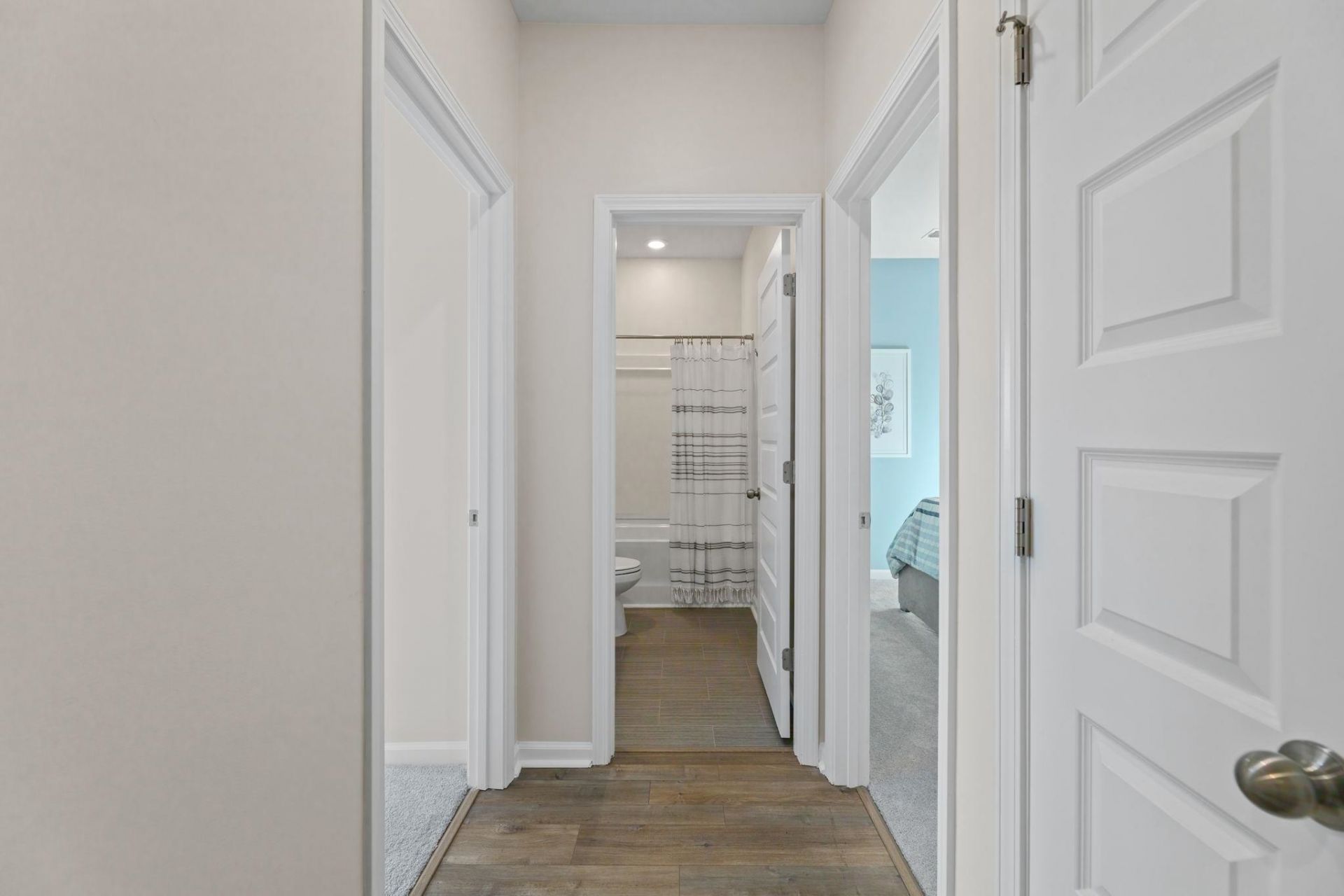 1166 Tibetan St. Photo 7
