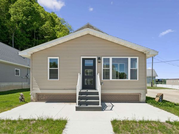 100 Main Street, Clayton, IA 52049