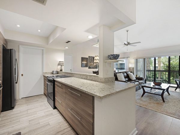 11863 Wimbledon Circle, Unit 542, Wellington, FL 33414