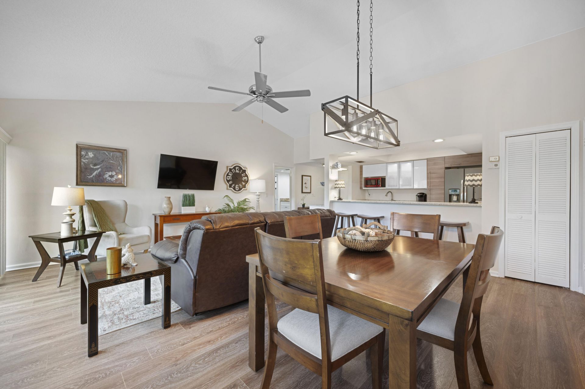 11863 Wimbledon Circle, Unit 542, Wellington, FL 33414 Photo