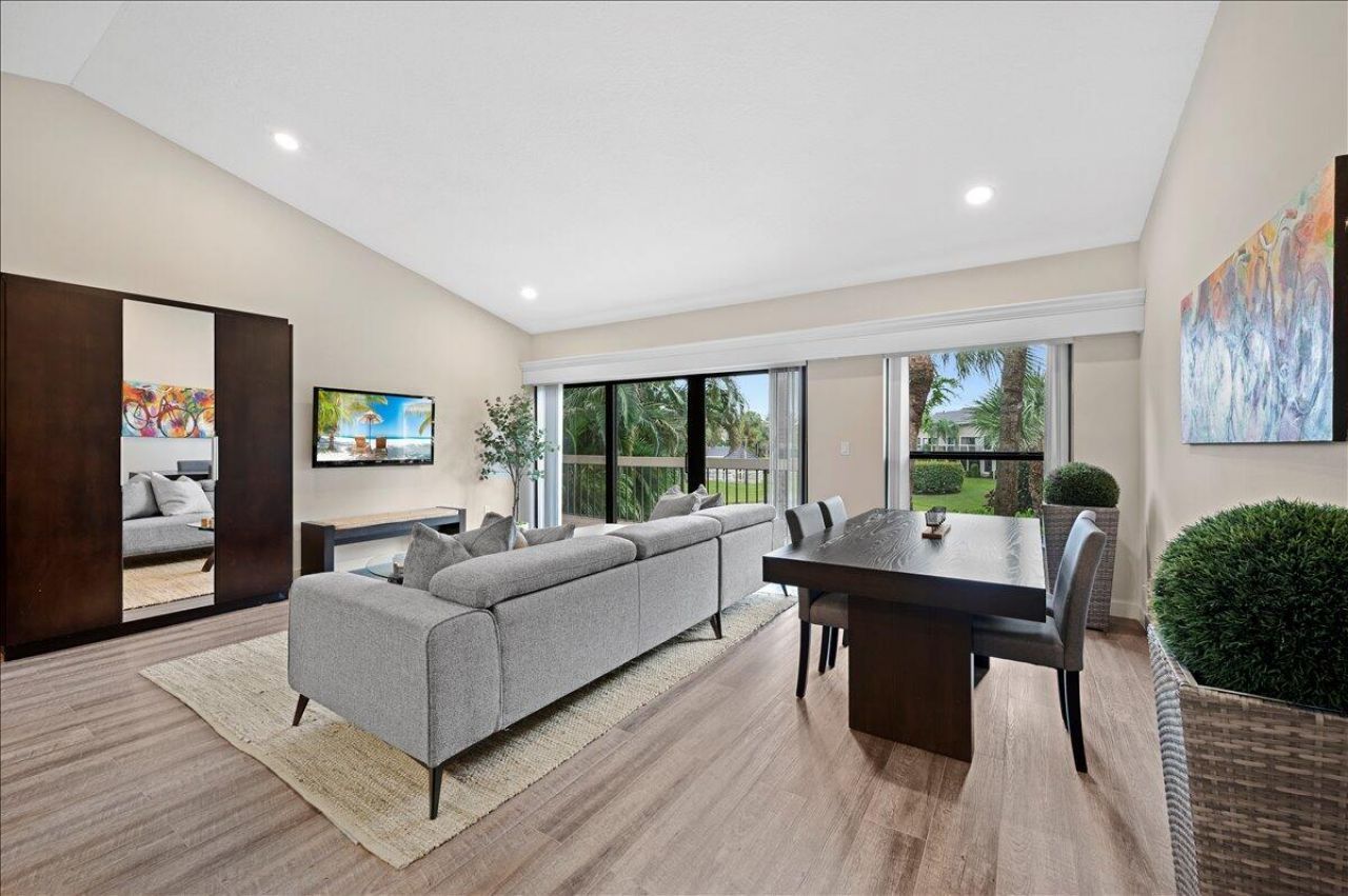11863 Wimbledon Circle, Unit 542, Wellington, FL 33414 Photo