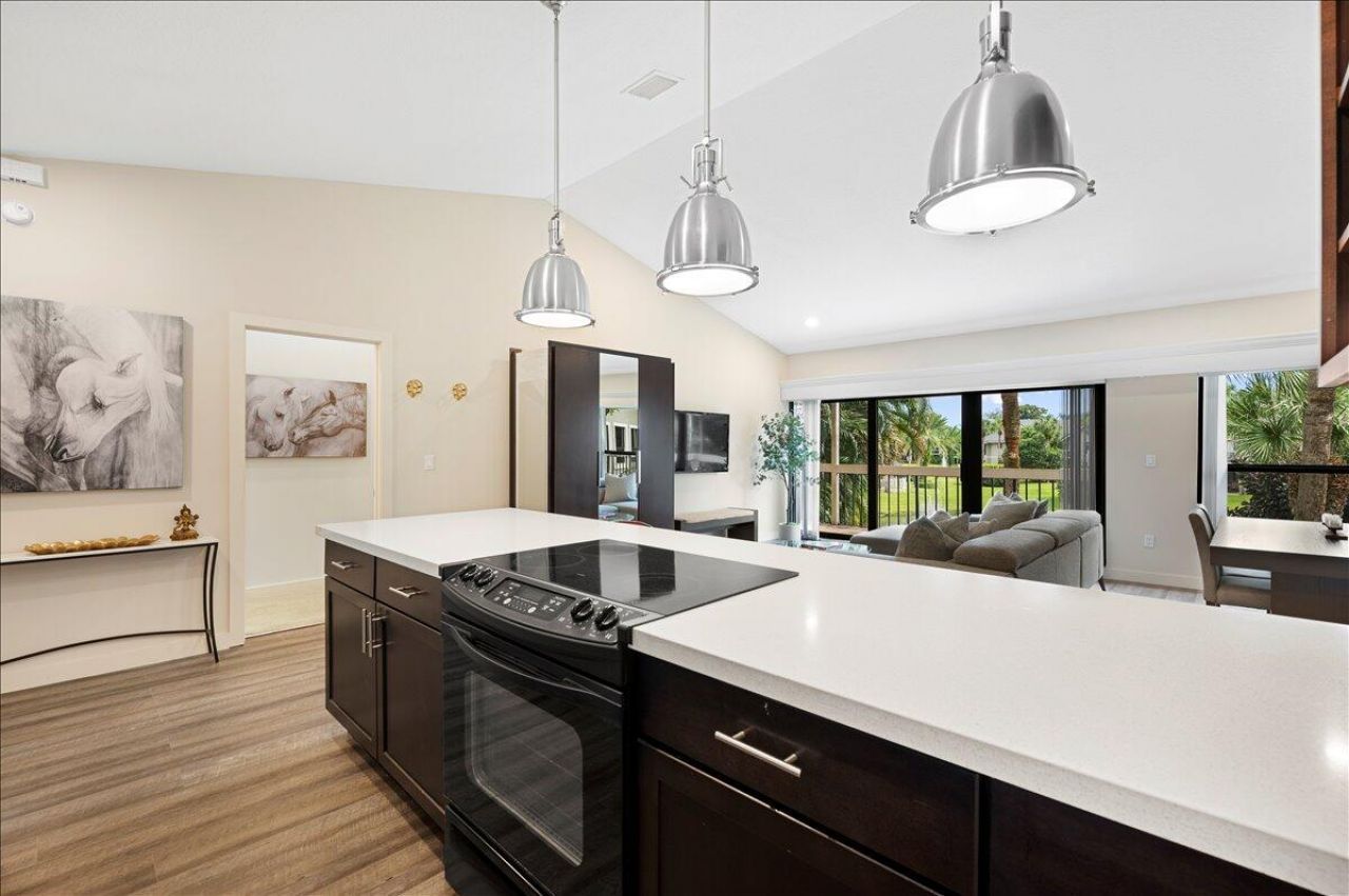 11863 Wimbledon Circle, Unit 542, Wellington, FL 33414 Photo