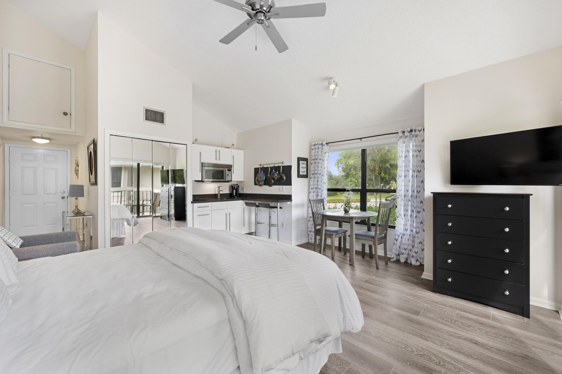 11863 Wimbledon Circle, Unit 543, Wellington, FL 33414 Photo